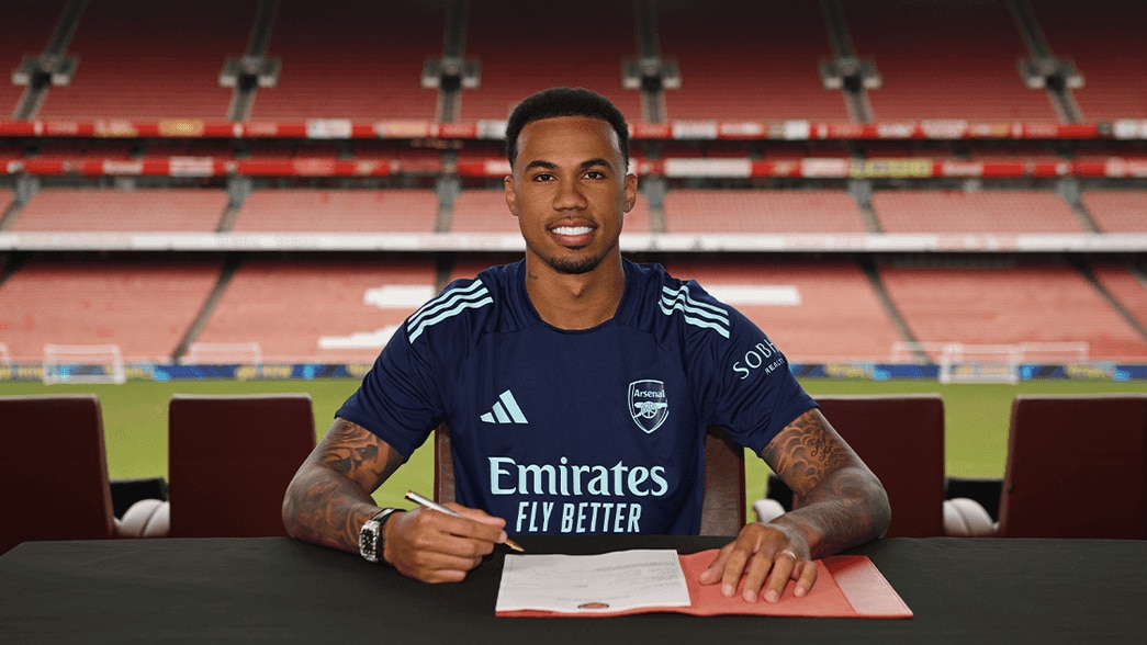 Gabi signing contract